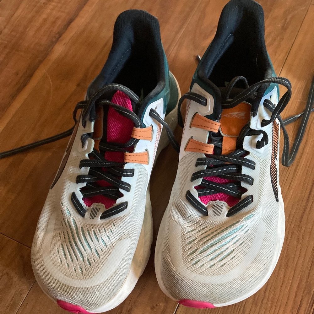 Altra Provision 6